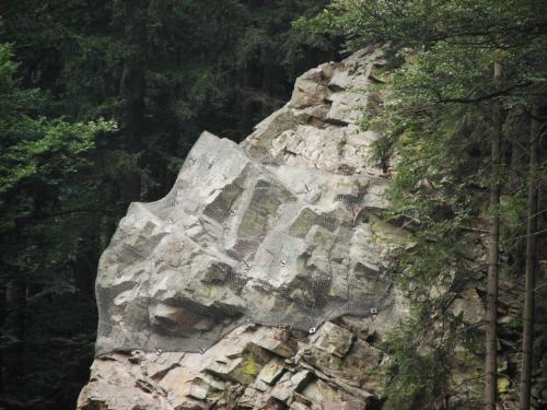 Nad-hájenkou-zachytna-síť-na-vrchu-velké-rozsochy_21-07-2010